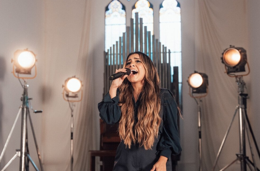 Gabriela Rocha lança o single inédito “Toda Terra”