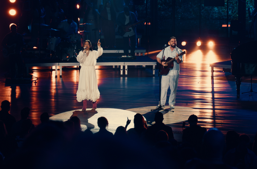 Julia Vitória e Marcelo Markes lançam canção “Vamos Cantar”